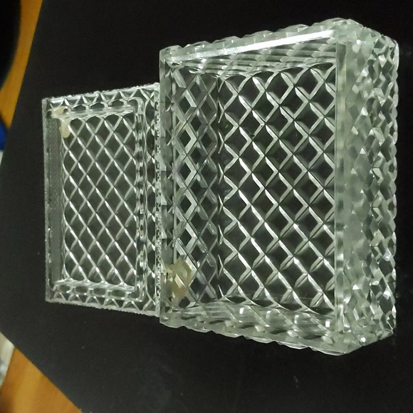 Rectangular Bohemia Czech glass trinket / jewelry box. - Picture 3 of 4